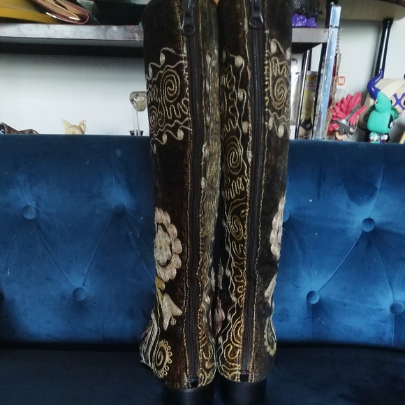 Custom Handmade Suzani Embroidered Boot - Picture 9 of 12